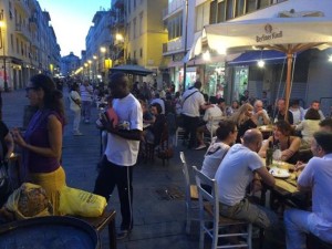 Cena sotto le stelle in Piazza Cavallotti